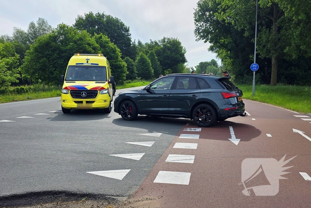 Ongeval tussen auto en fietser zorgt voor medische hulp