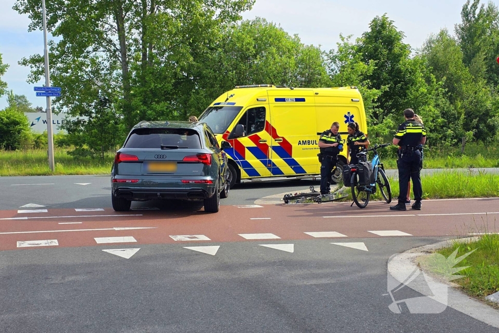 Ongeval tussen auto en fietser zorgt voor medische hulp