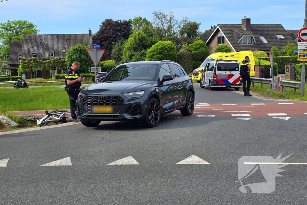 Ongeval tussen auto en fietser zorgt voor medische hulp