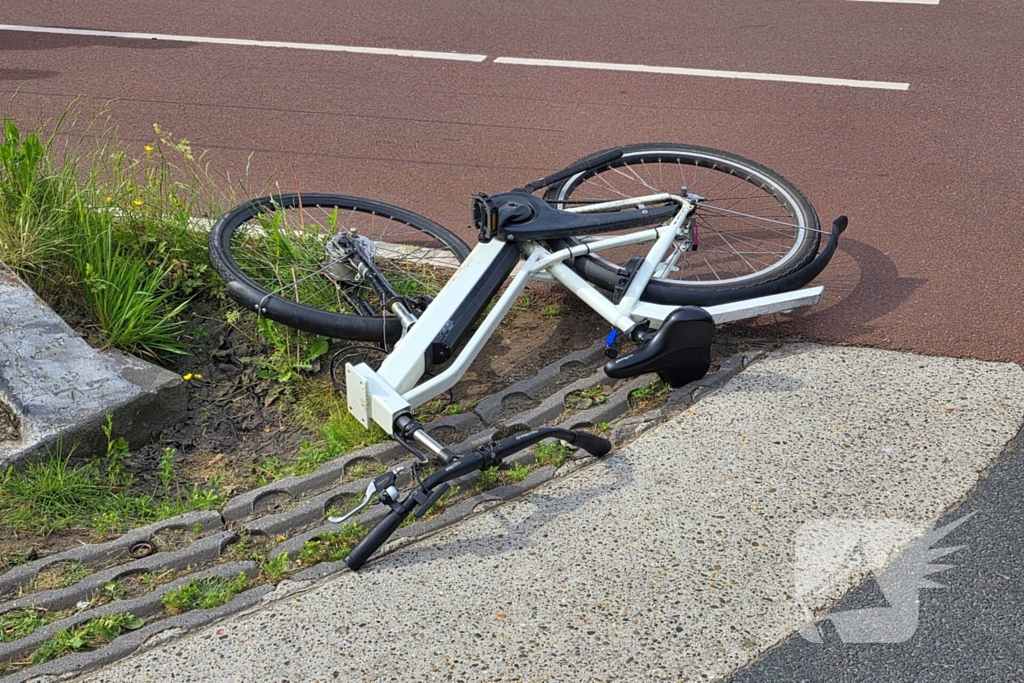 Ongeval tussen auto en fietser zorgt voor medische hulp