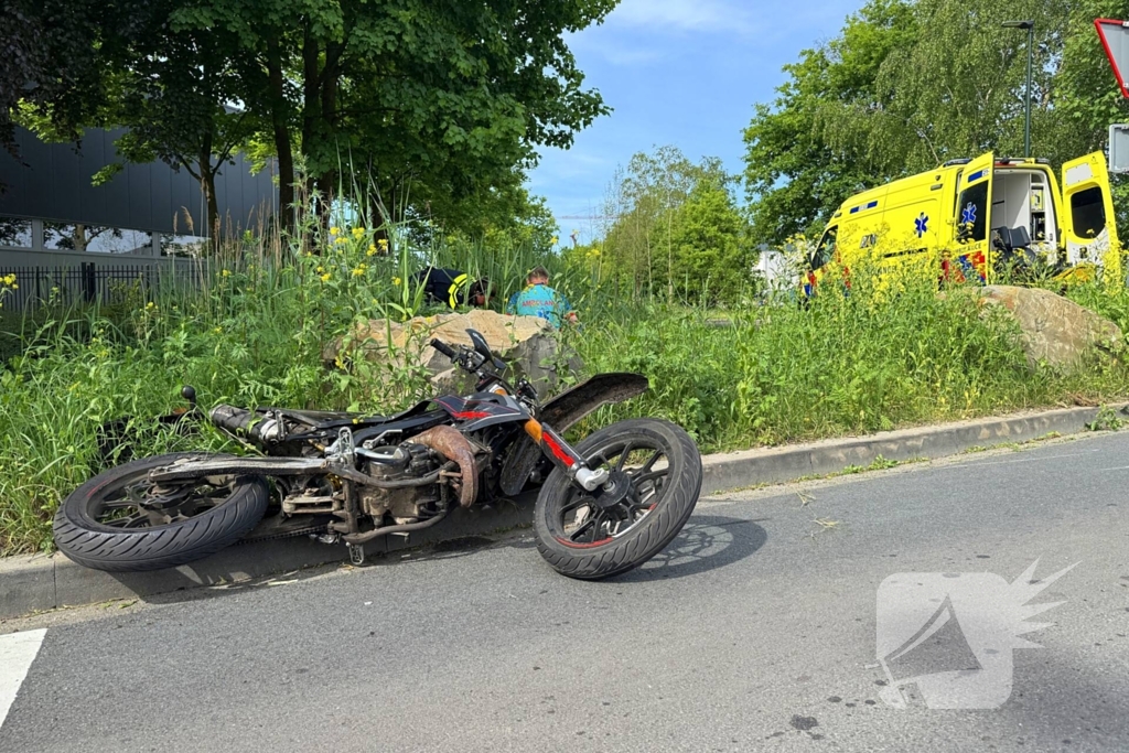 Bromfietser gewond bij aanrijding