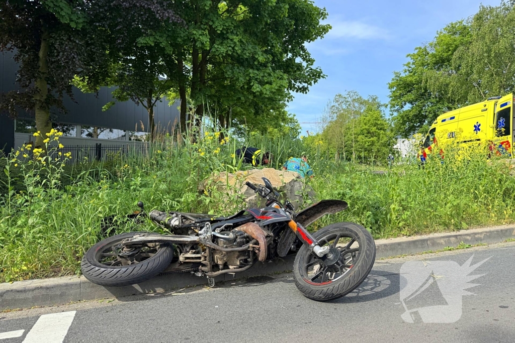 Bromfietser gewond bij aanrijding