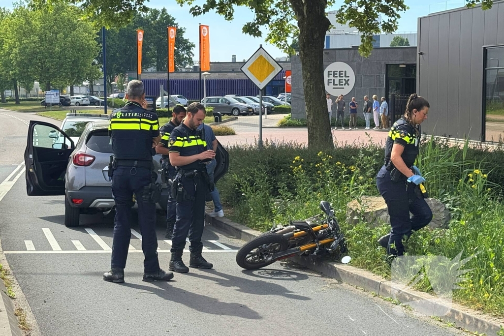 Bromfietser gewond bij aanrijding