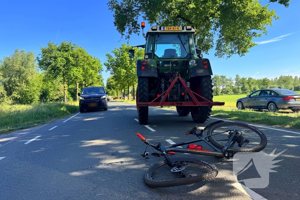 Kind op fiets raakt gewond bij aanrijding