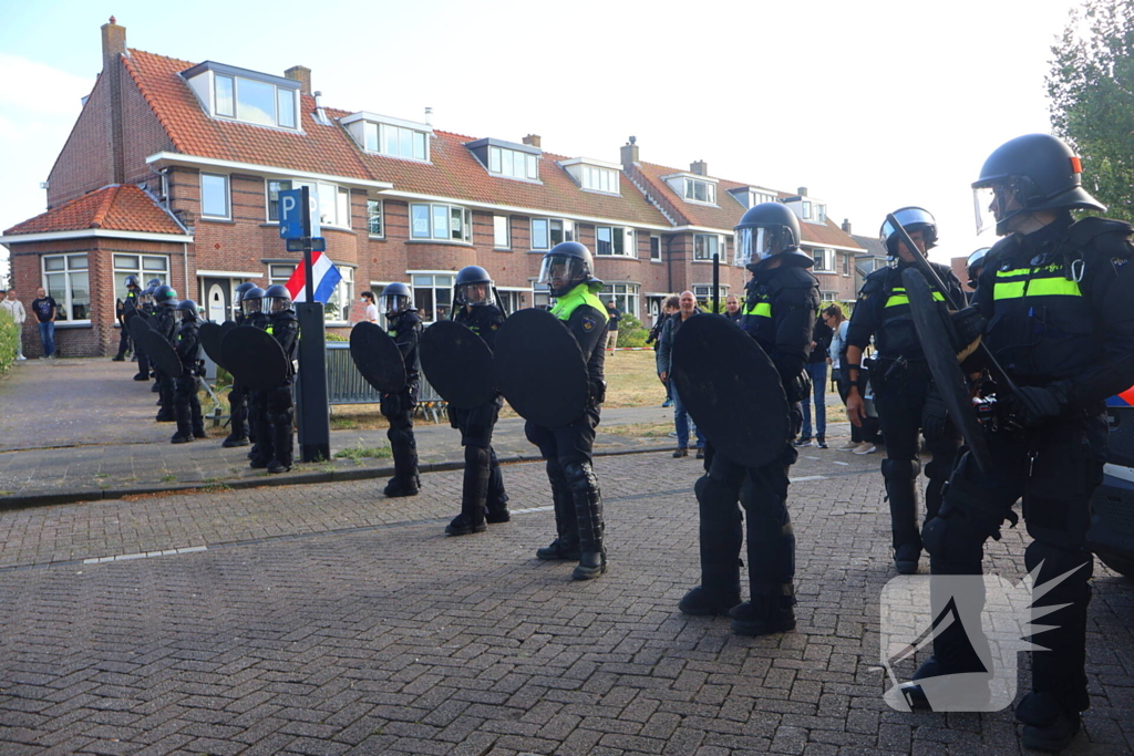 Demonstratie loopt uit de hand, politie grijpt in