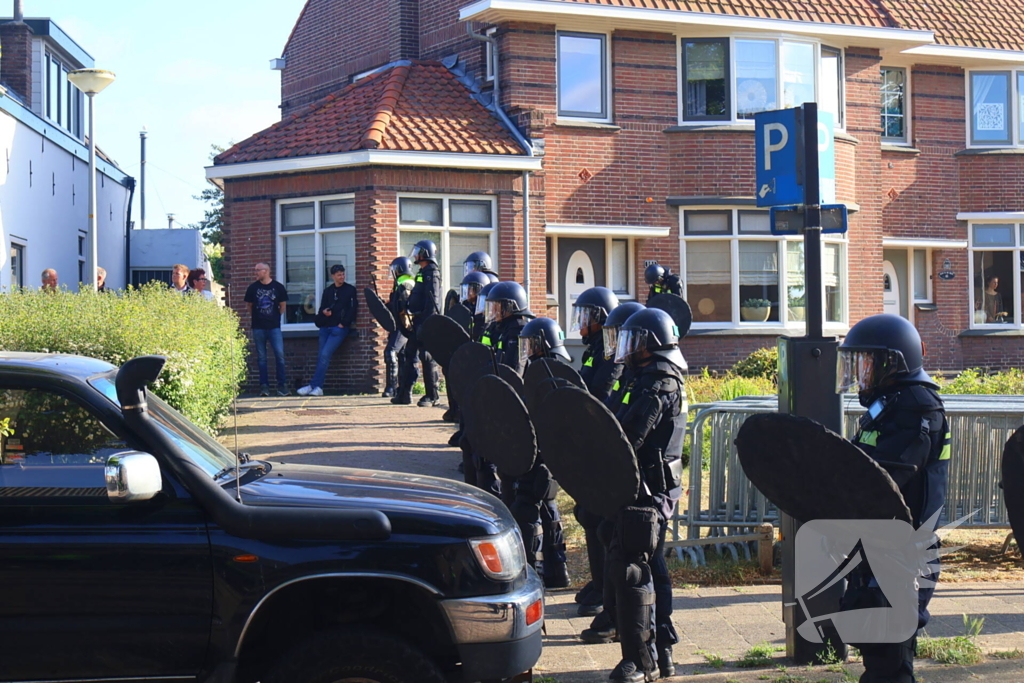 Demonstratie loopt uit de hand, politie grijpt in