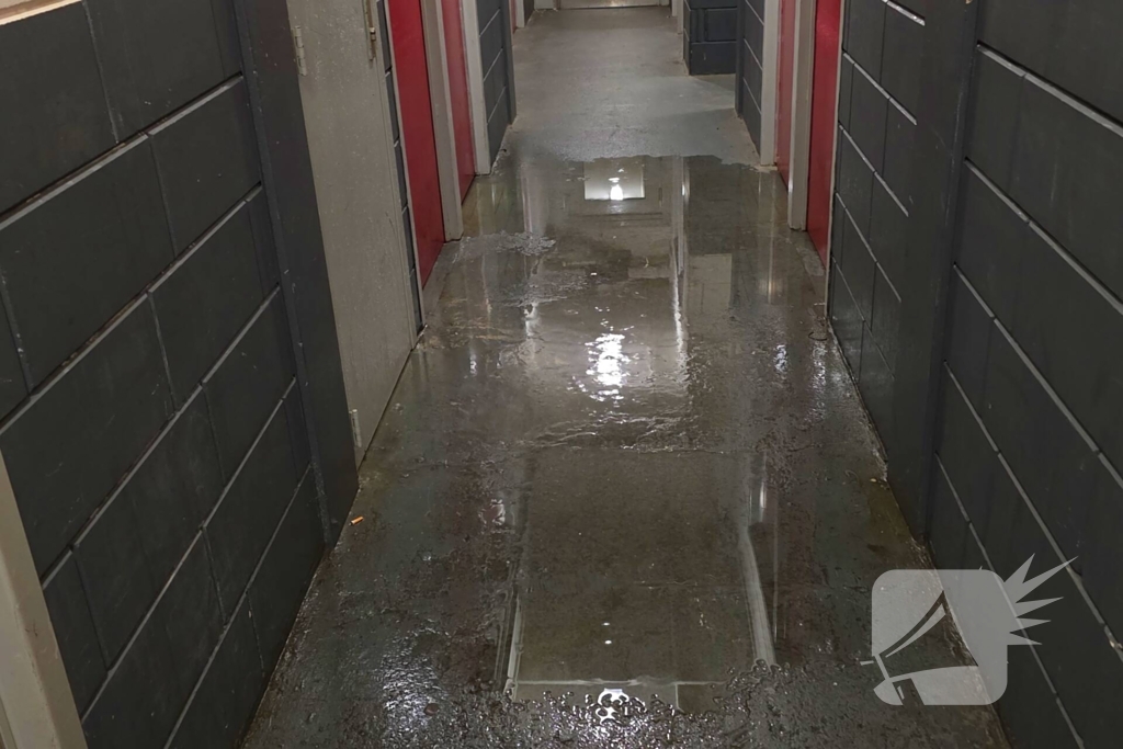 Waterlekkage veroorzaakt schade aan meerdere appartementen