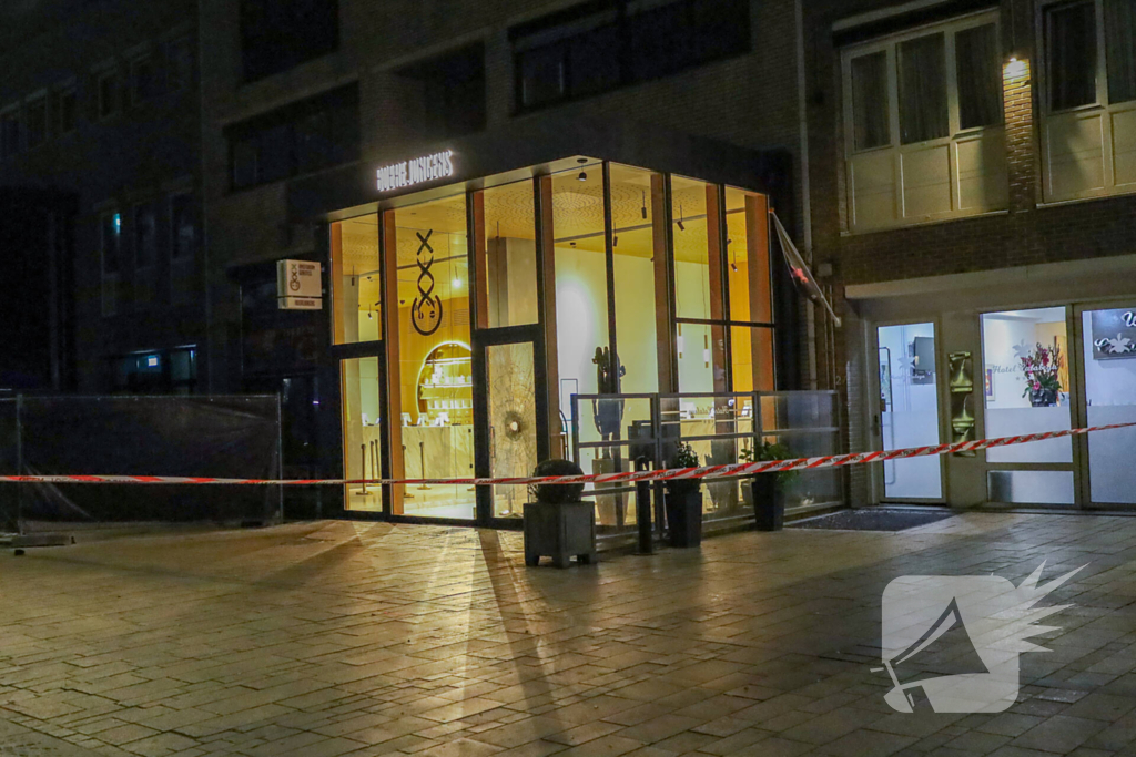 Explosie bij deur cannabiswinkel