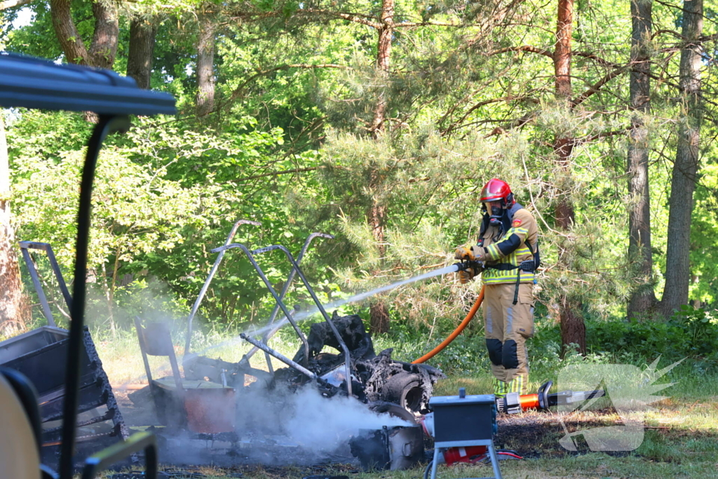 Golfkarren in brand tijdens evenement