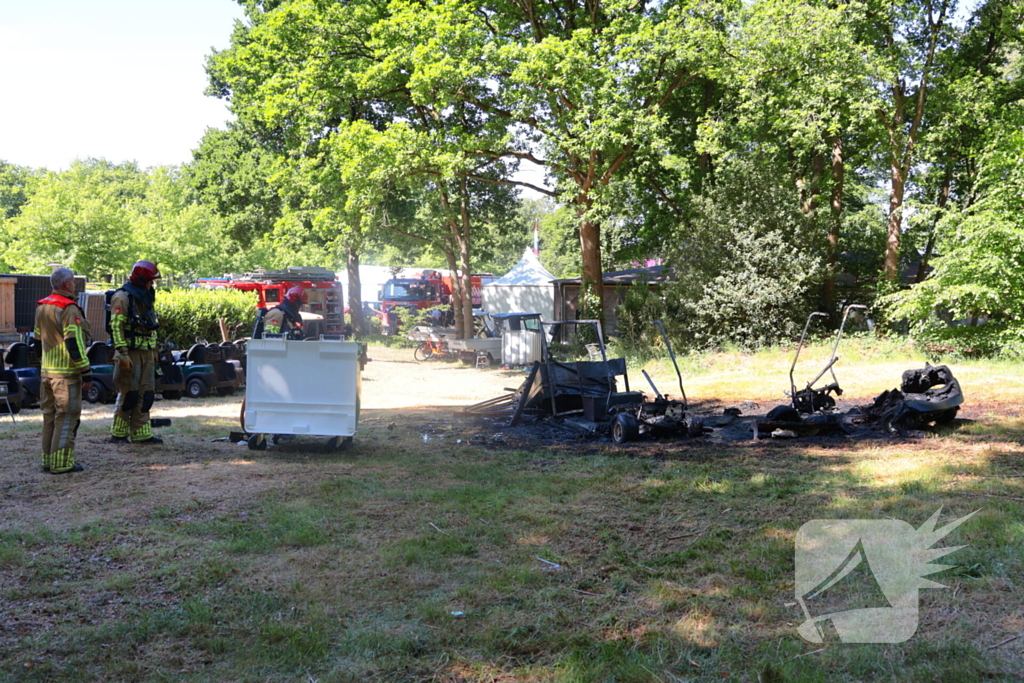Golfkarren in brand tijdens evenement