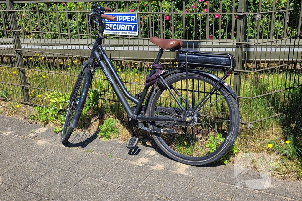 Ongeval tussen auto en e-bike leidt tot inzet ambulance