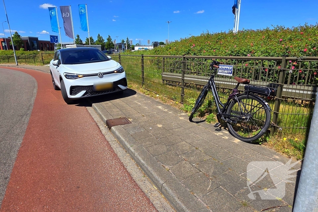Ongeval tussen auto en e-bike leidt tot inzet ambulance