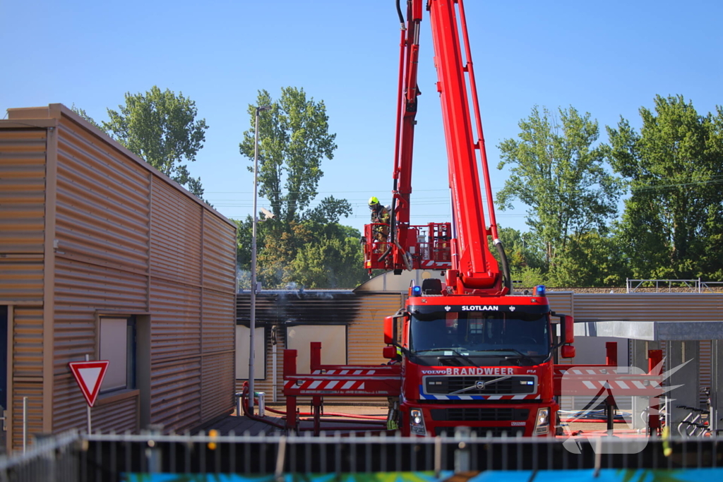 Zeer grote brand in gebouw van politieacademie hulpdiensten schalen op
