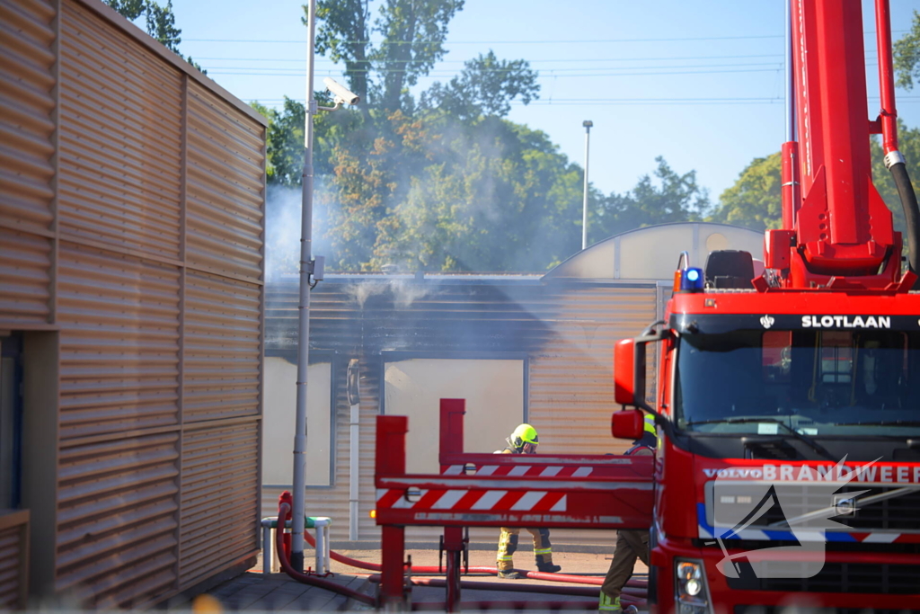 Zeer grote brand in gebouw van politieacademie hulpdiensten schalen op