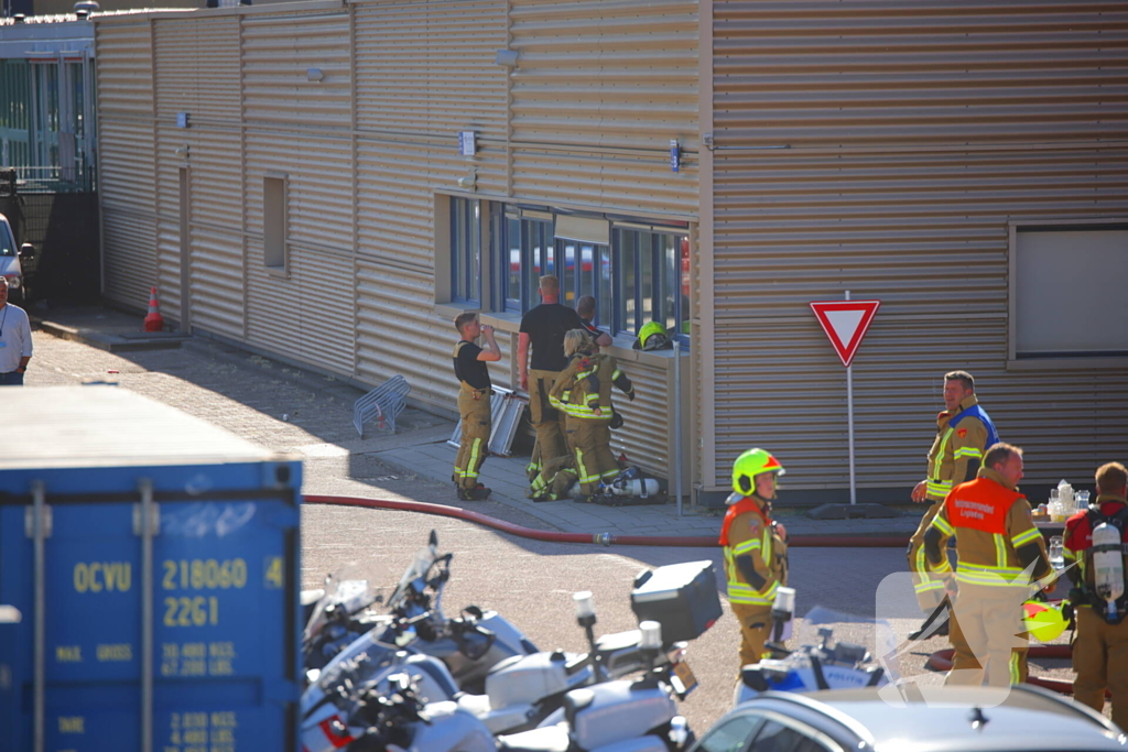 Zeer grote brand in gebouw van politieacademie hulpdiensten schalen op