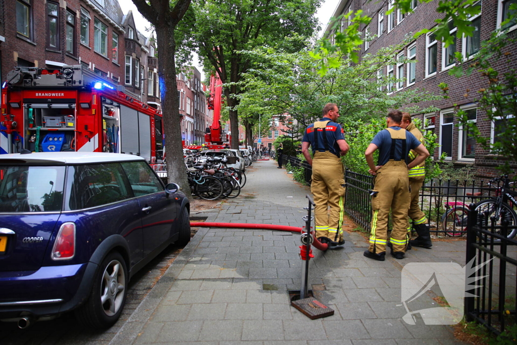Flinke brand op dakterras, brand in de kiem gesmoord