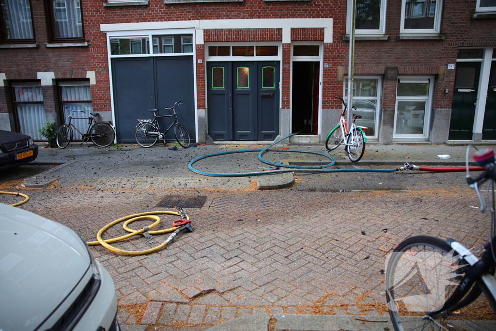 Flinke brand op dakterras, brand in de kiem gesmoord