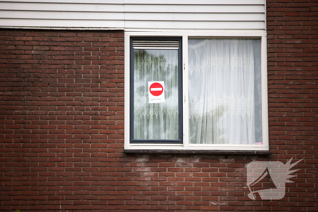 Burgemeester sluit woning, politie zoekt getuigen na explosie