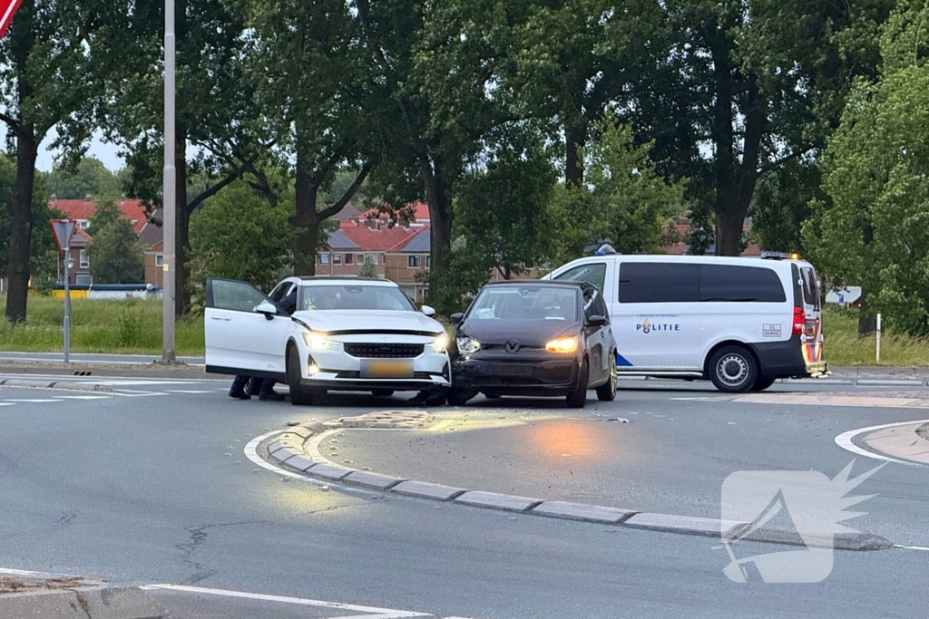 Schade na ongeval op rotonde