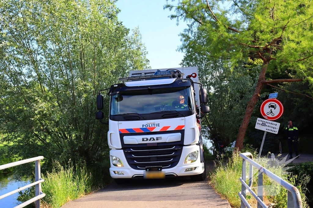 Overleden persoon aangetroffen in water