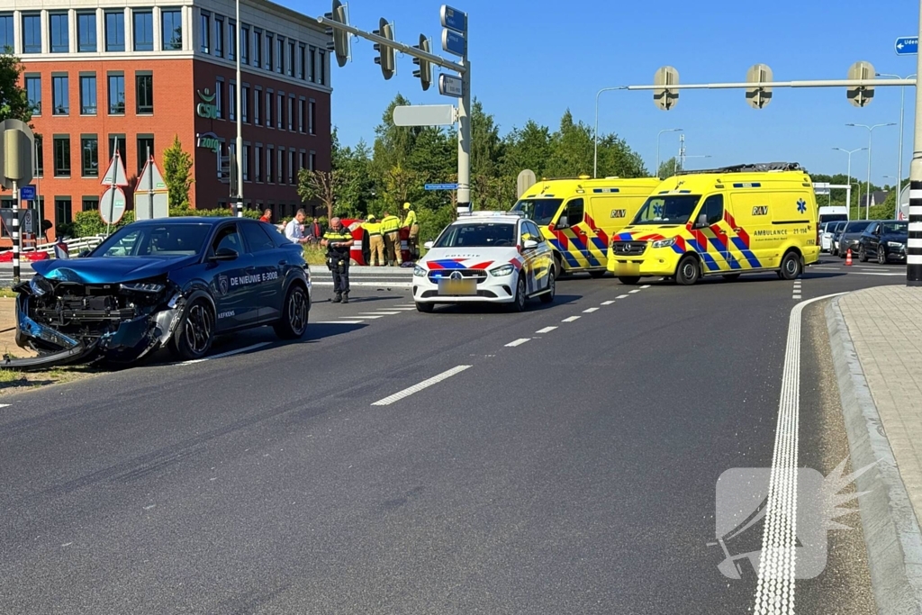 Vader en twee kinderen gewond na ongeval op kruising