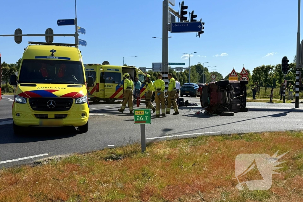Vader en twee kinderen gewond na ongeval op kruising