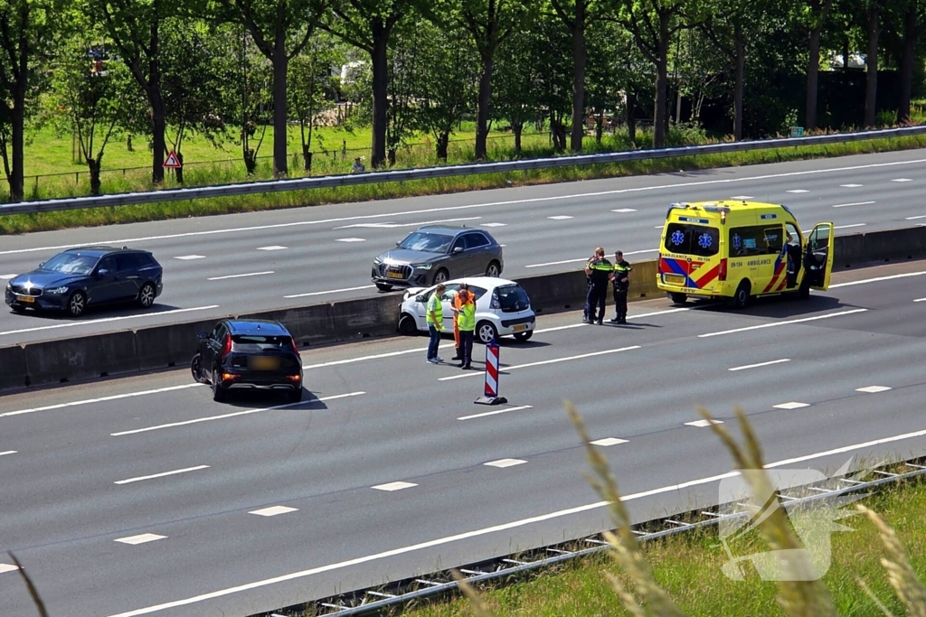 Ongeval op snelweg met twee voertuigen