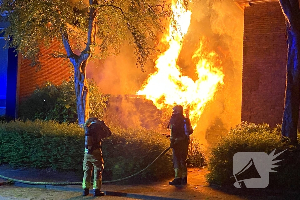 Brand verwoest schuur in de nacht
