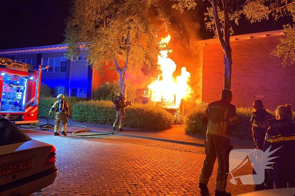 Brand verwoest schuur in de nacht