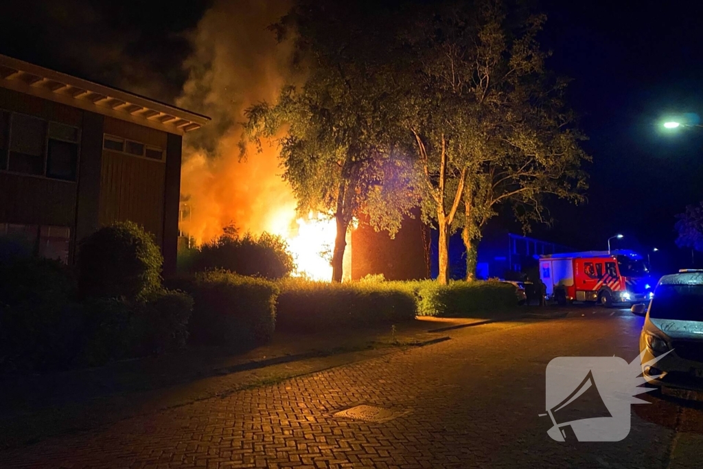 Brand verwoest schuur in de nacht