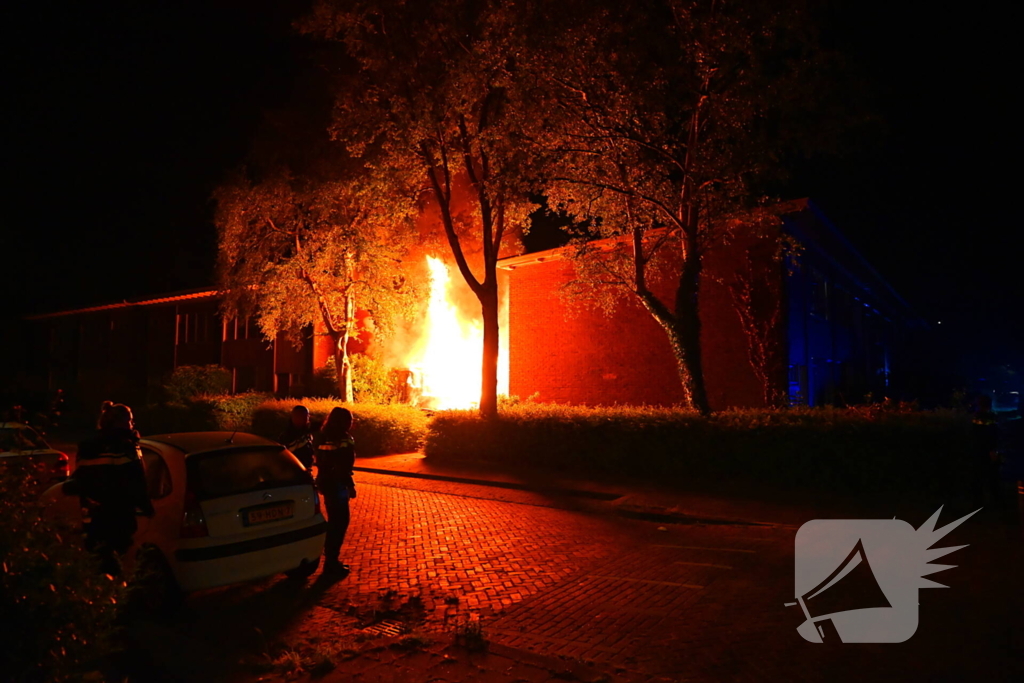 Brand verwoest schuur in de nacht