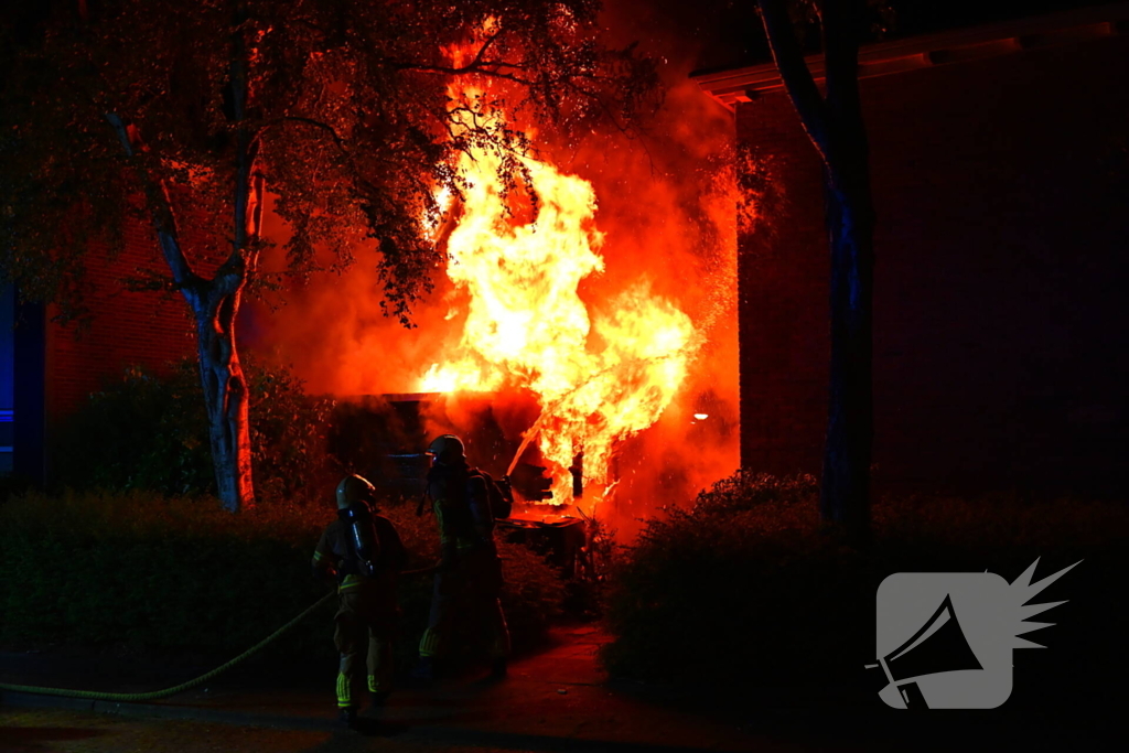 Brand verwoest schuur in de nacht