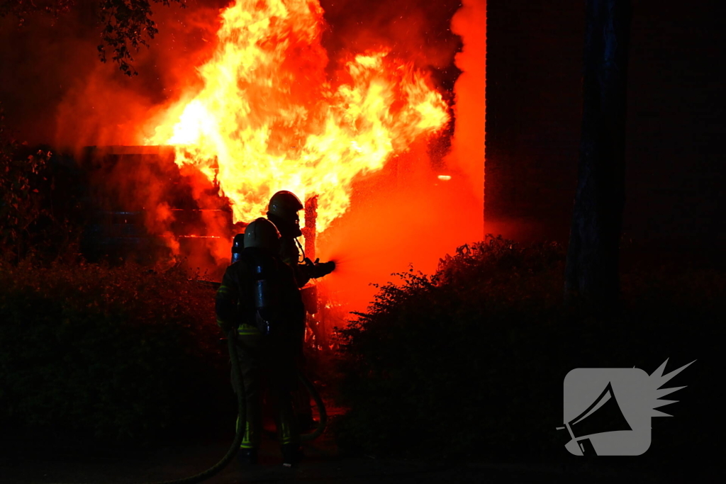 Brand verwoest schuur in de nacht