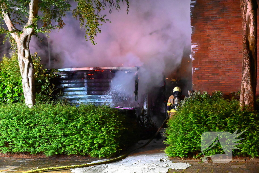 Brand verwoest schuur in de nacht