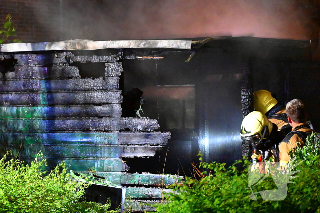 Brand verwoest schuur in de nacht