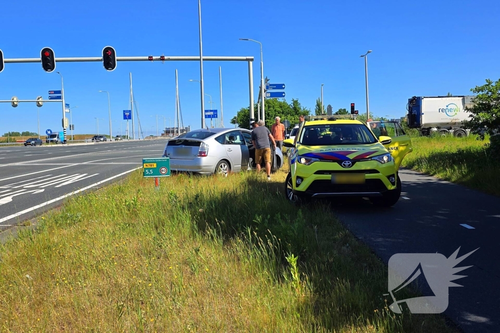 Ongeval met kop-staartbotsing bij stoplichten