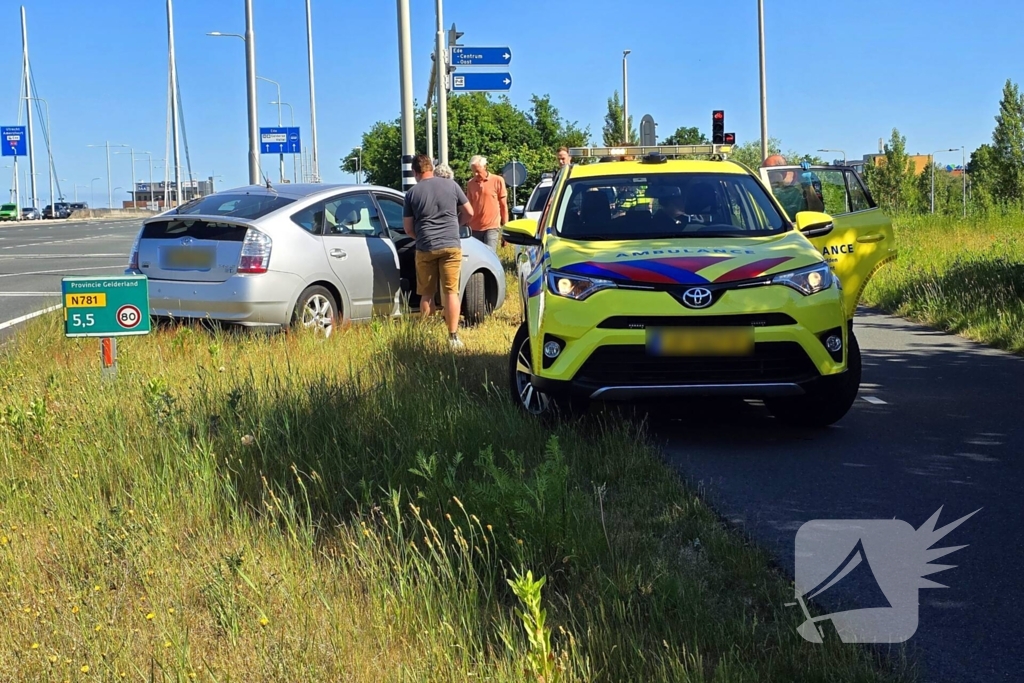 Ongeval met kop-staartbotsing bij stoplichten
