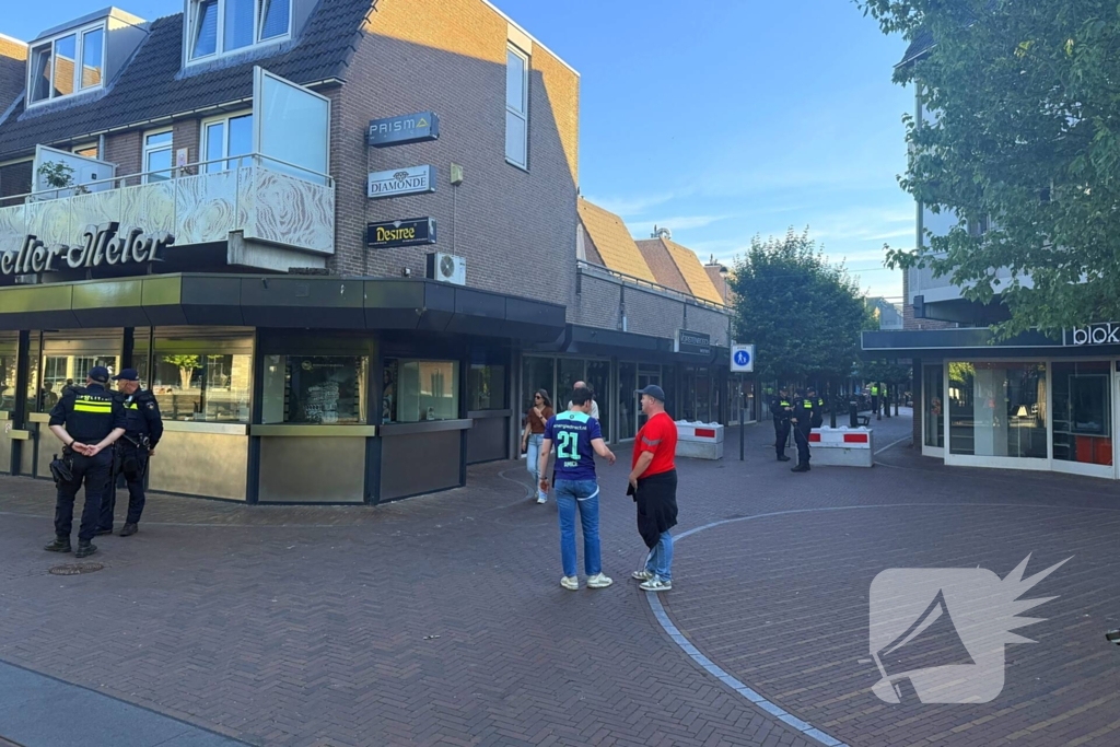 Mobiele eenheid aanwezig bij protest