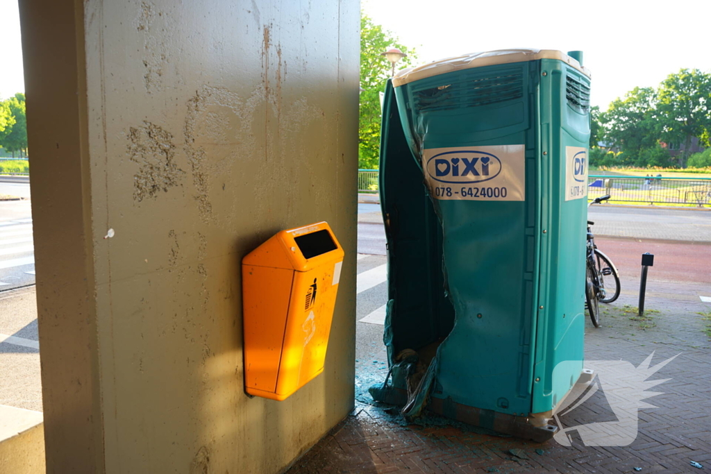 Brandende container geblust door bewoners