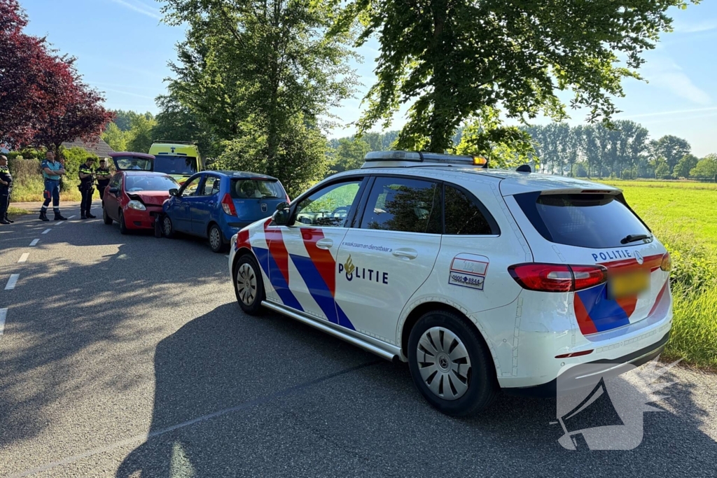 Frontale aanrijding zonder gewonden