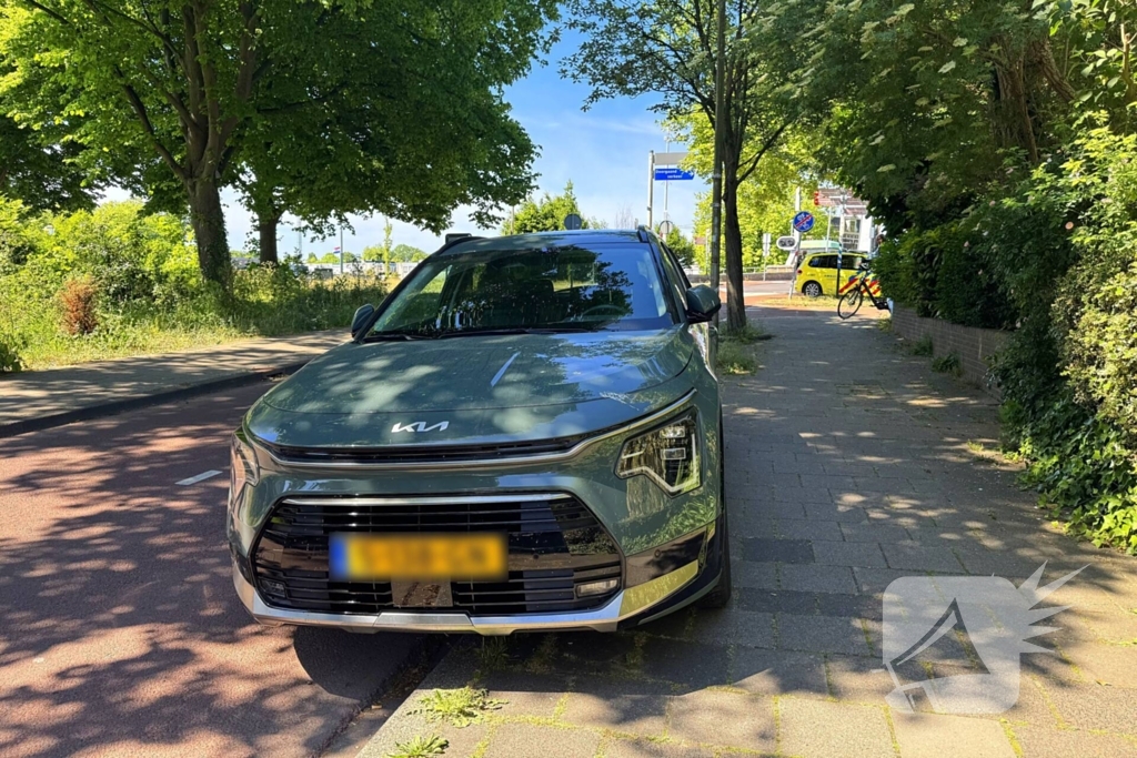 Fietser naar ziekenhuis na aanrijding