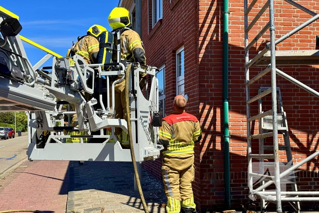 Vogelnesten op dak leiden tot vuur