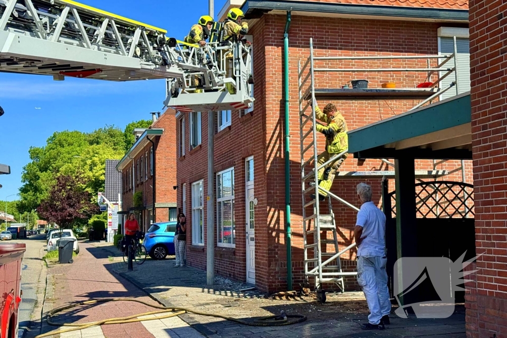 Vogelnesten op dak leiden tot vuur