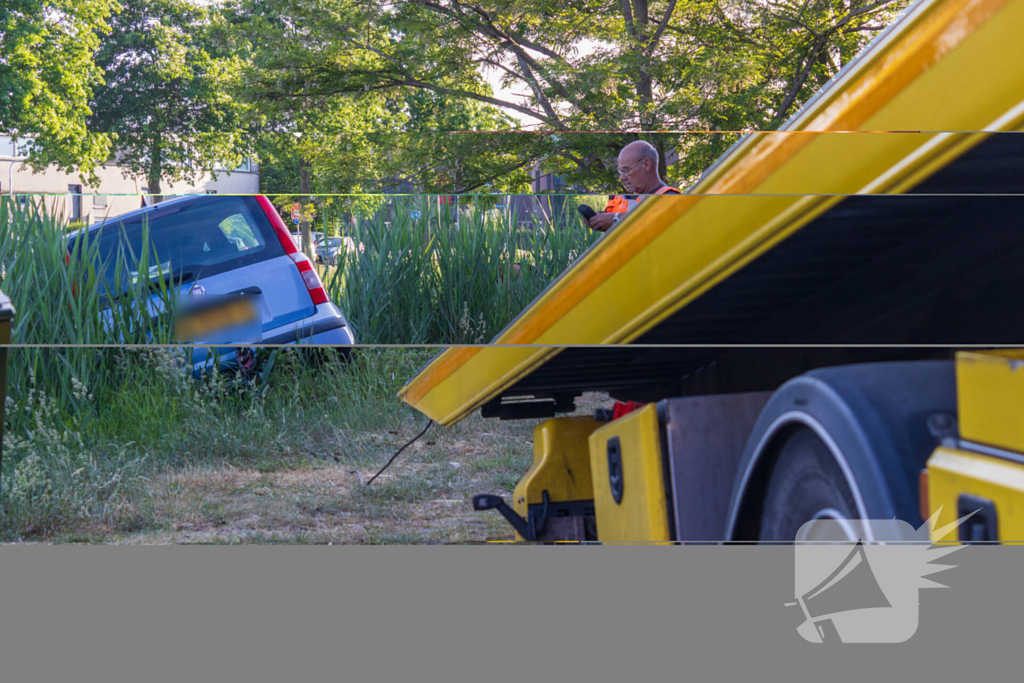 Moeder en kind belanden in het water