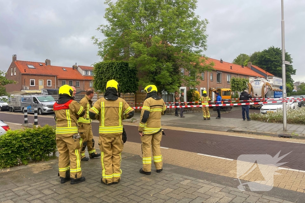 Brandweer voert metingen uit na gaslekkage