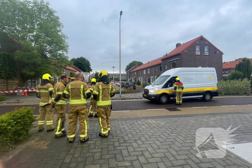Brandweer voert metingen uit na gaslekkage