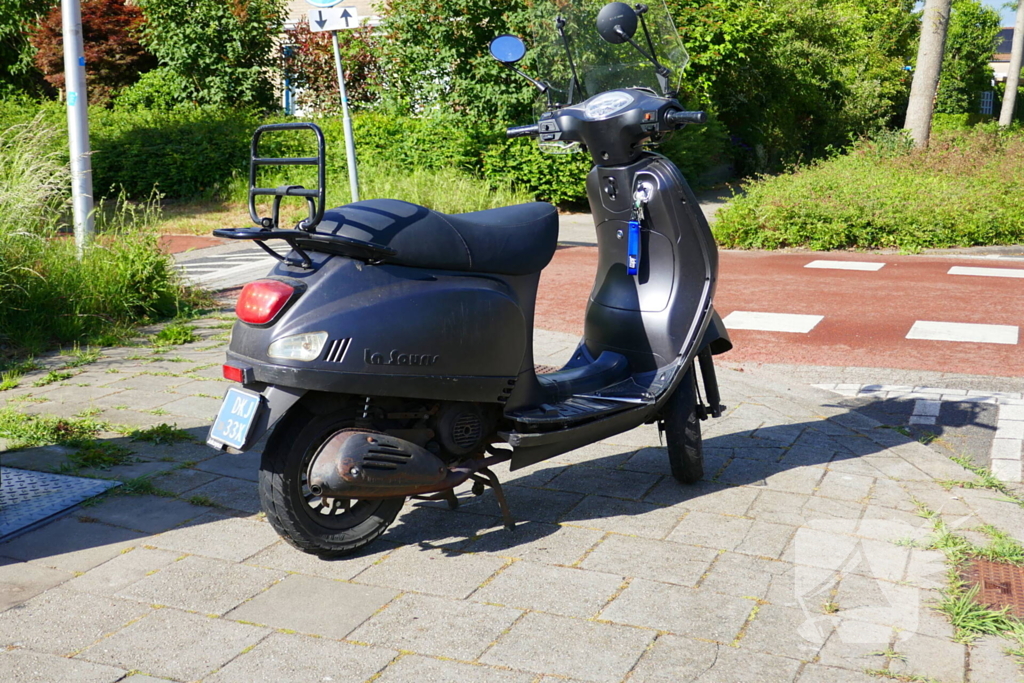 Ongeval tussen auto en scooterrijder