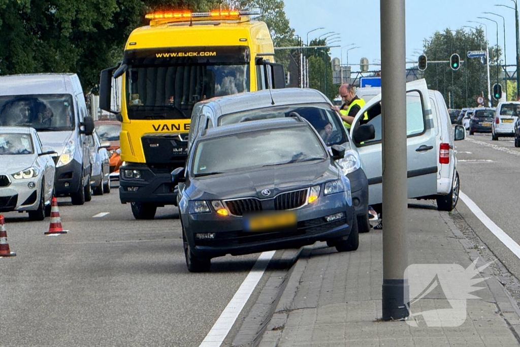 Kettingbotsing op provinciale weg