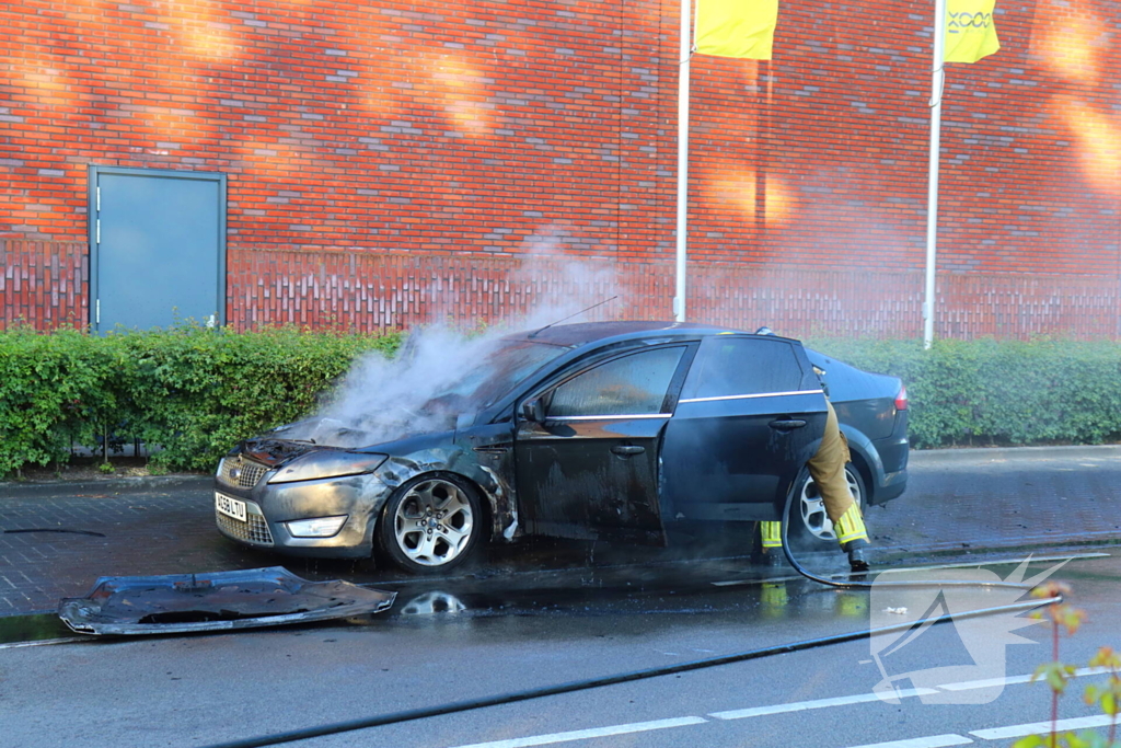 Brandweer ingezet voor autobrand