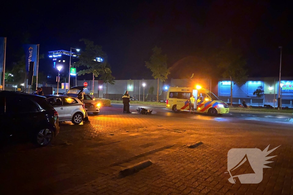 Botsing tussen auto en scooter